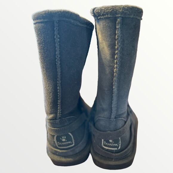 Bearpaw Gray suede booties with wool/sheepskin inside sz 6 euc - Picture 4 of 4